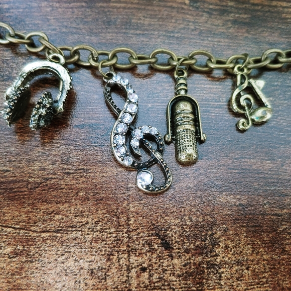 🦚HOLD! NWOT, Charms bracelet / bracelet à breloques - Picture 4 of 7